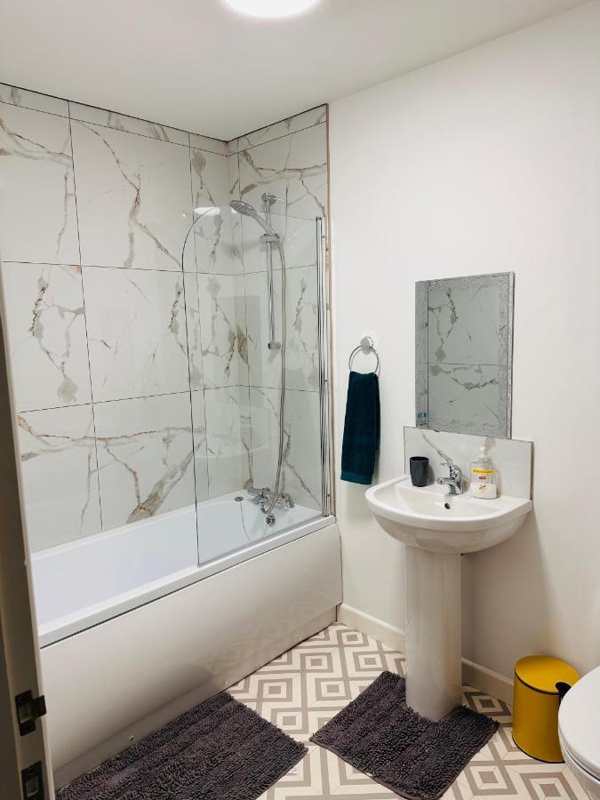 City Blessed Apartment 1 With Free Parking 北希尔兹 外观 照片
